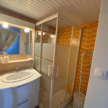 ゲストハウス Studio Chez L'Habitant