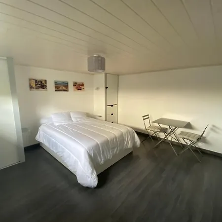 Studio Chez L'Habitant ゲストハウス *